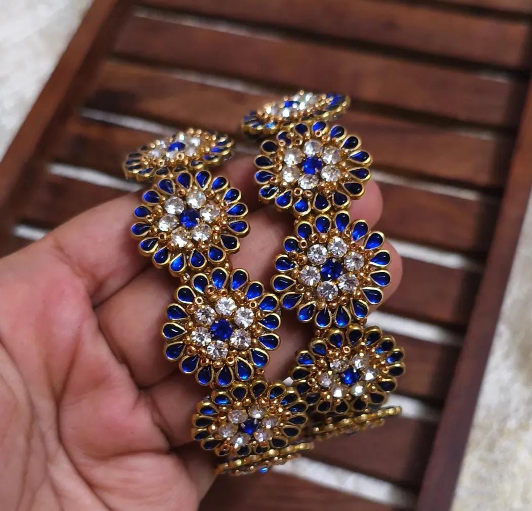 Handcrafted kundhan kada bangles