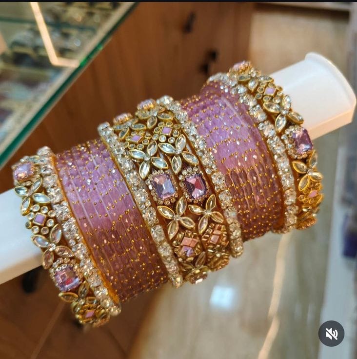Hand crafted kundan bangles